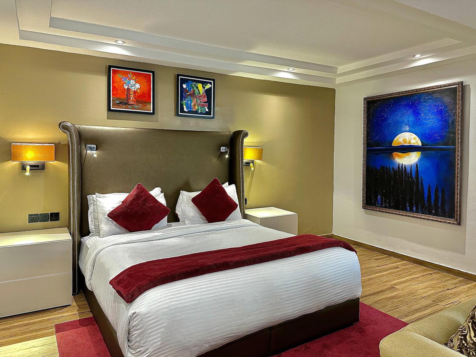 Victoria Crown Plaza Hotel Лагос Экстерьер фото