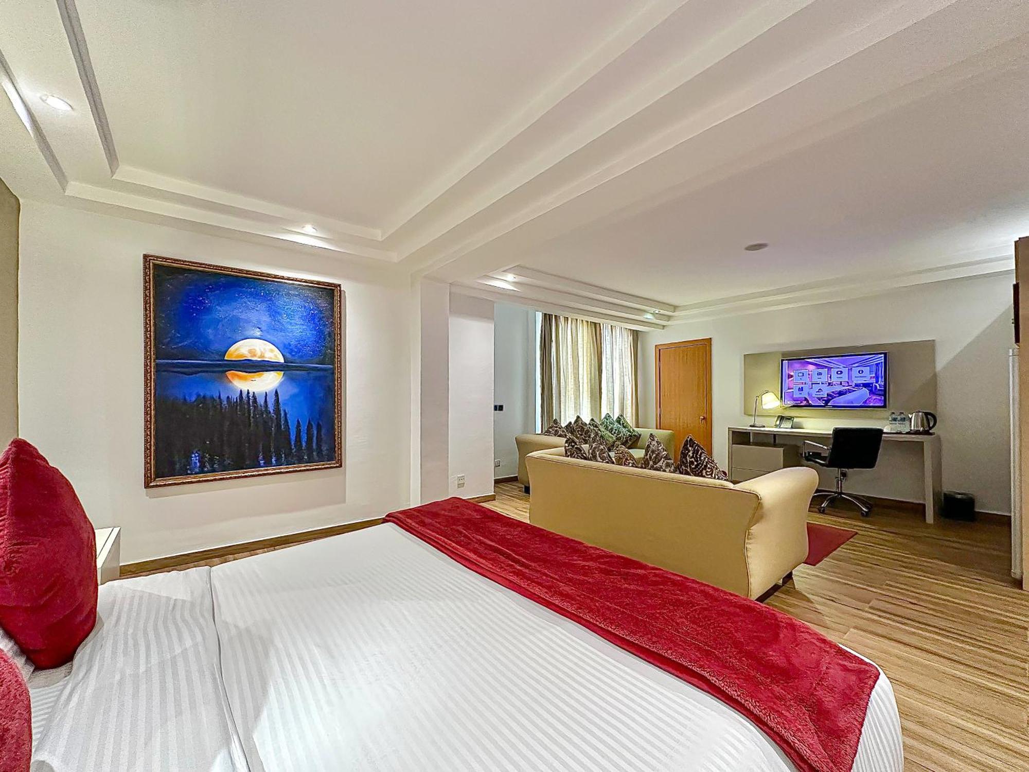 Victoria Crown Plaza Hotel Лагос Экстерьер фото