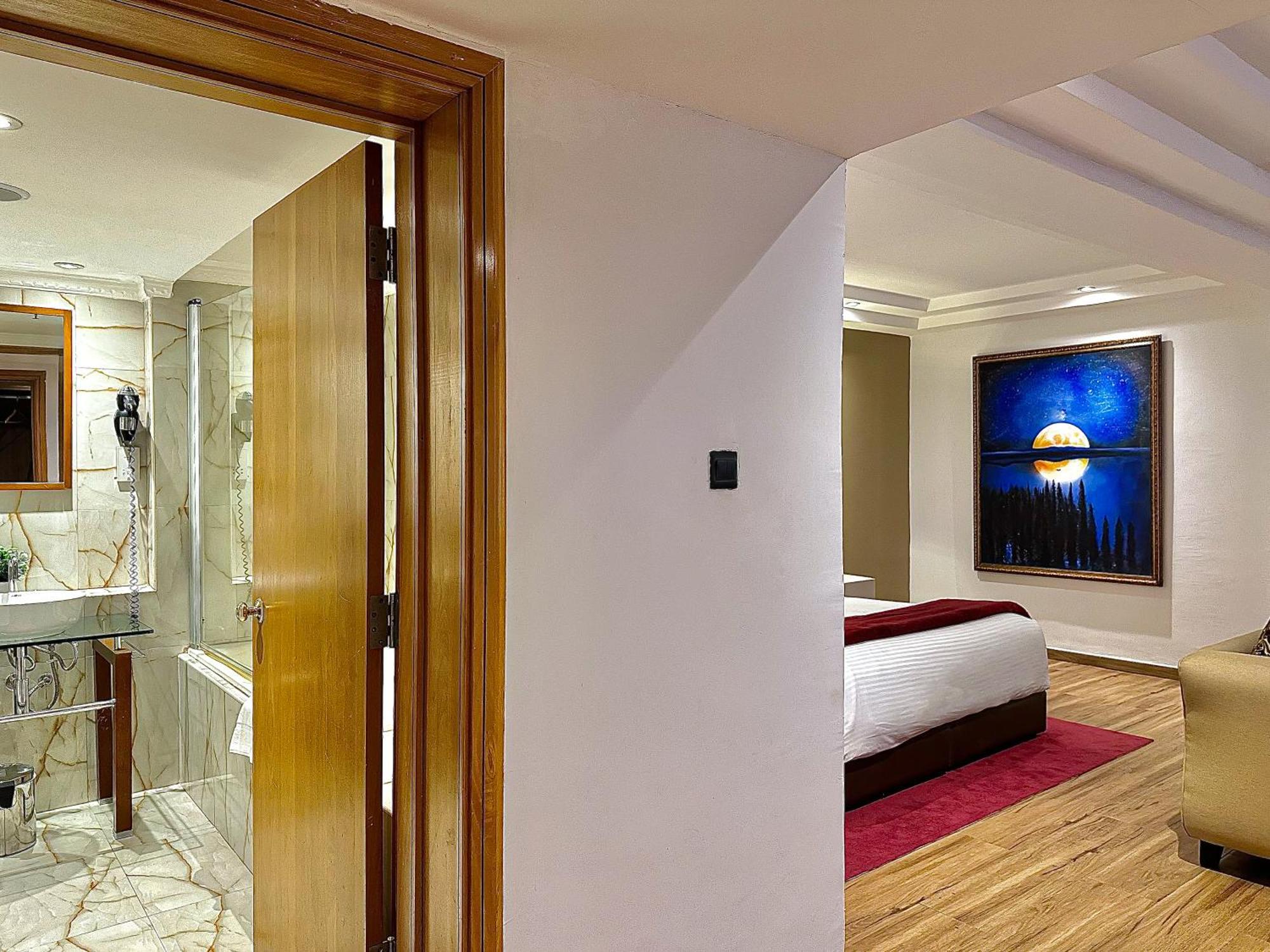 Victoria Crown Plaza Hotel Лагос Экстерьер фото